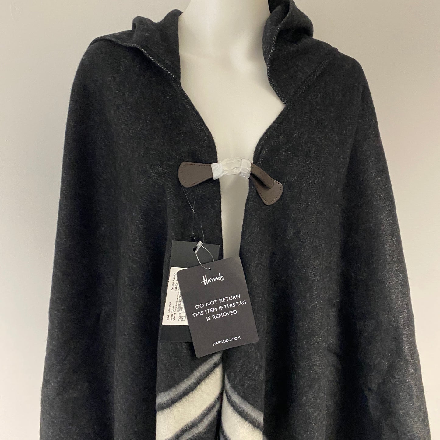 New with tags  Weekend Max Mara wool poncho