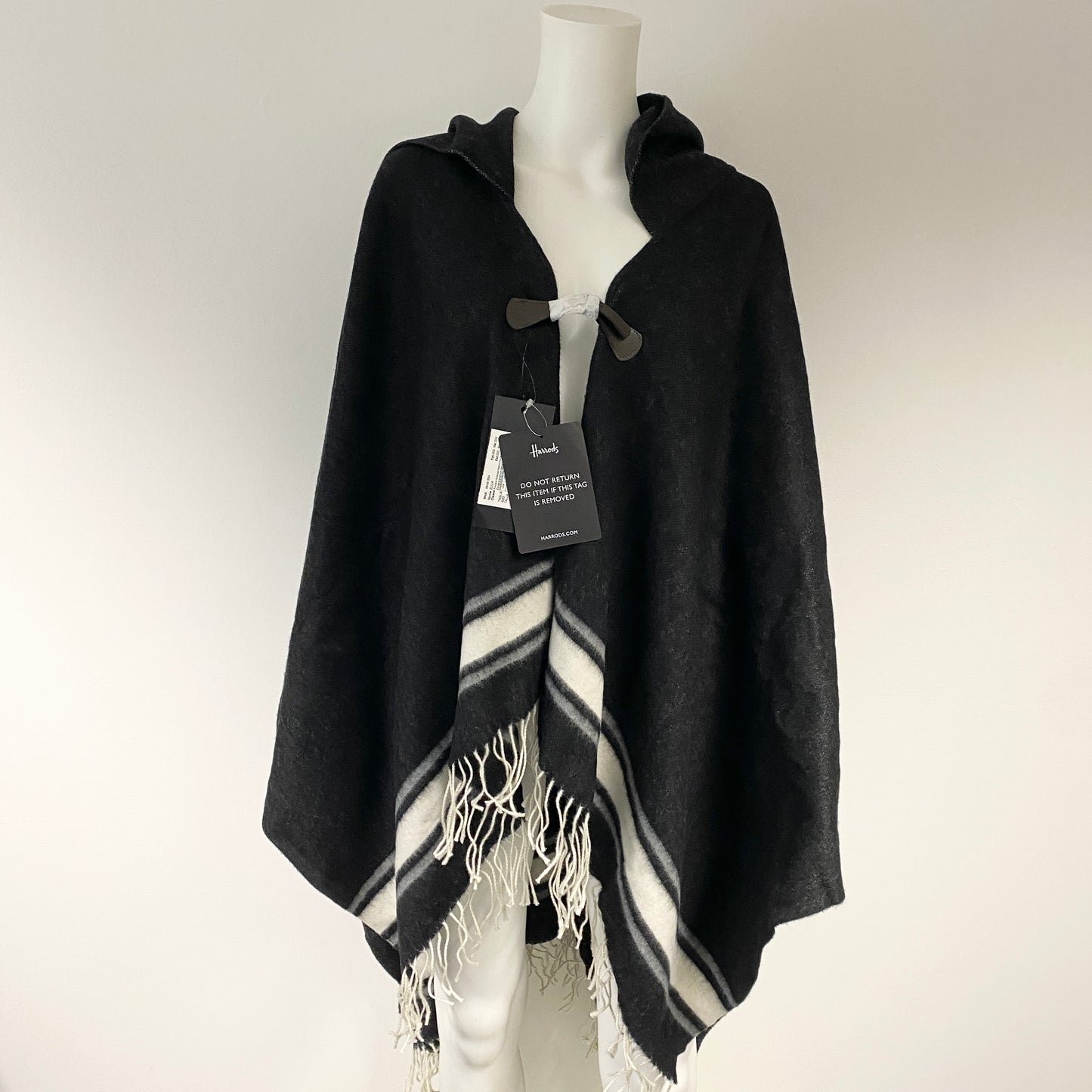 New with tags  Weekend Max Mara wool poncho