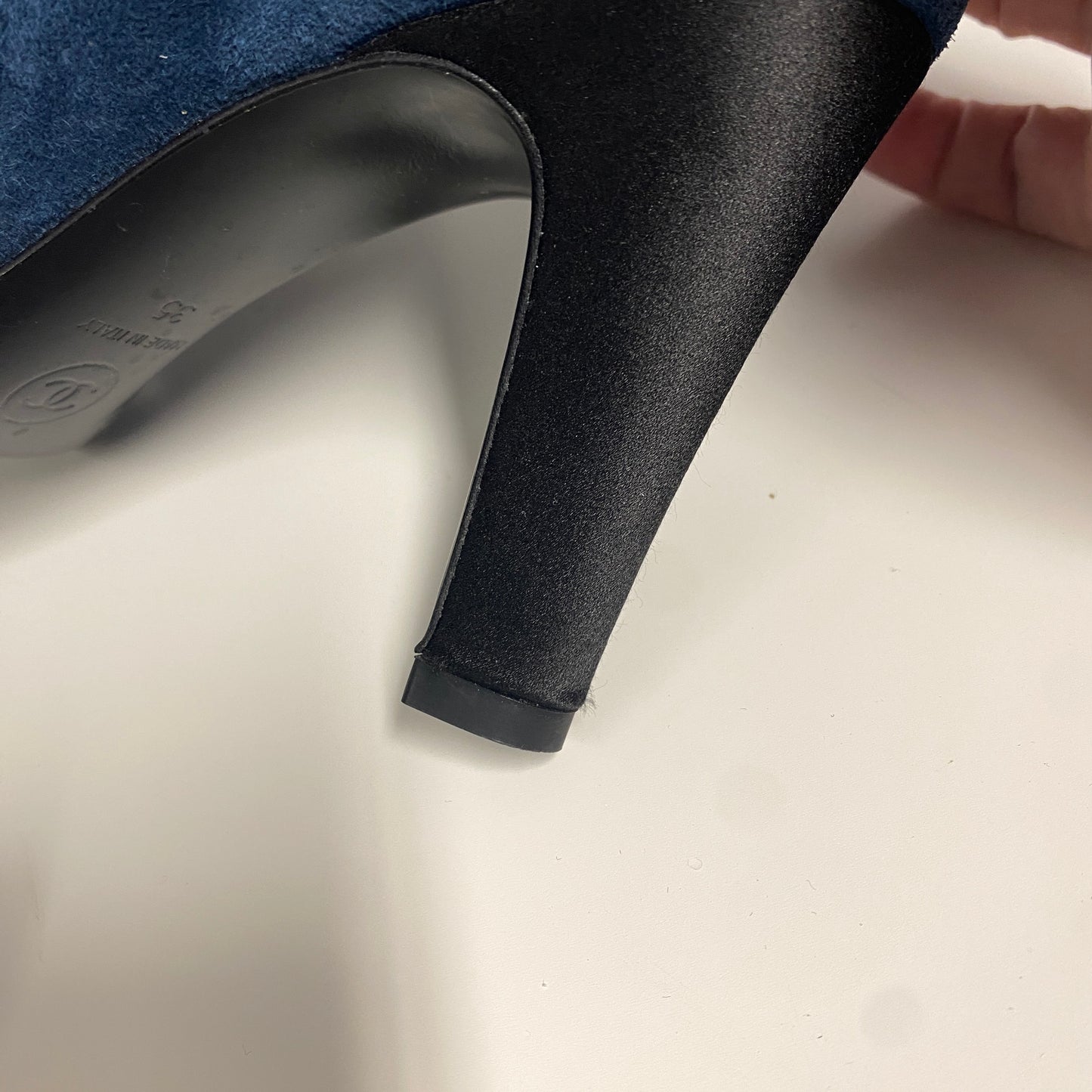 Chanel Blue suede CC & Gabrielle Chanel Boots size 35 uk 2