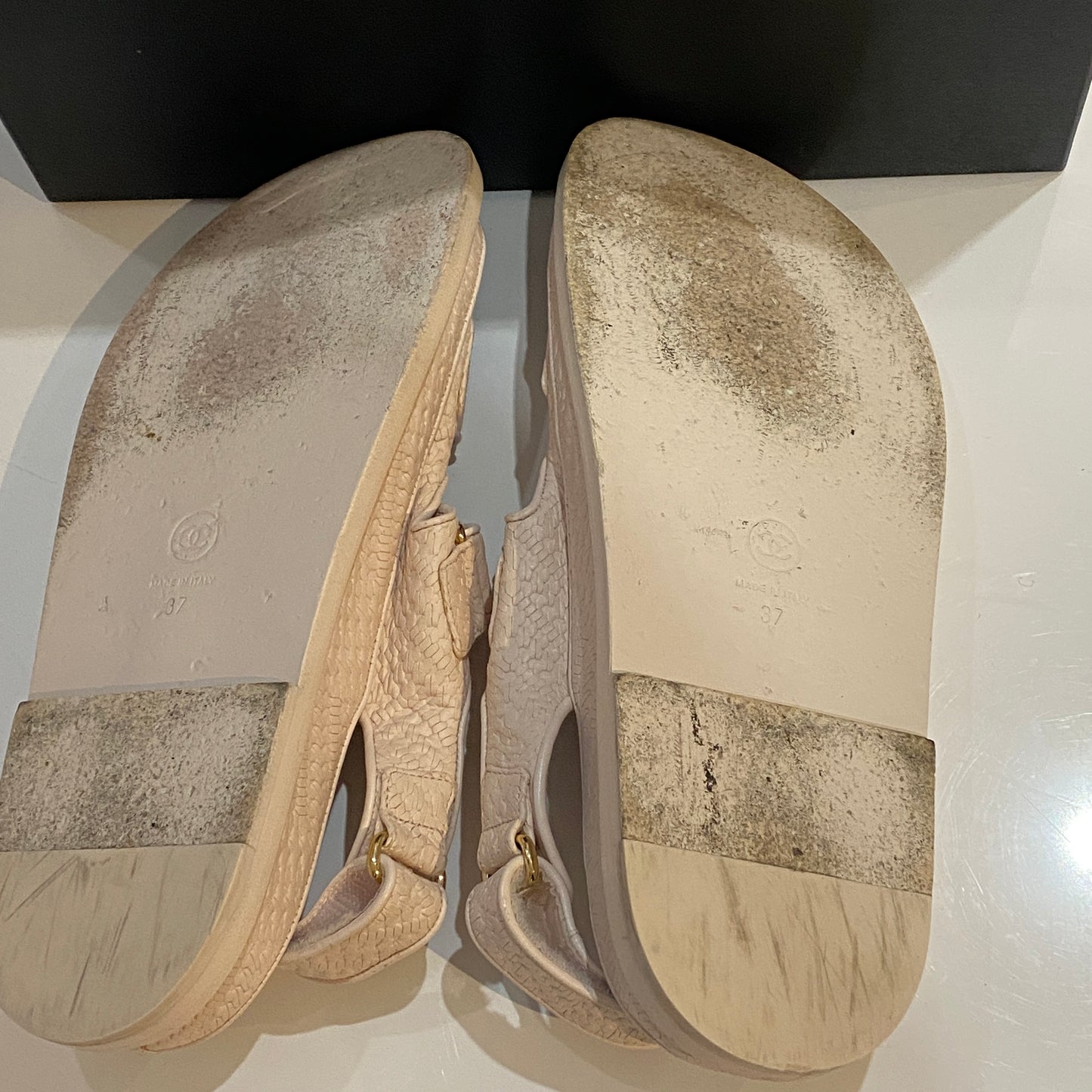 Chanel pink leather dad sandals size 37 U.K. 4