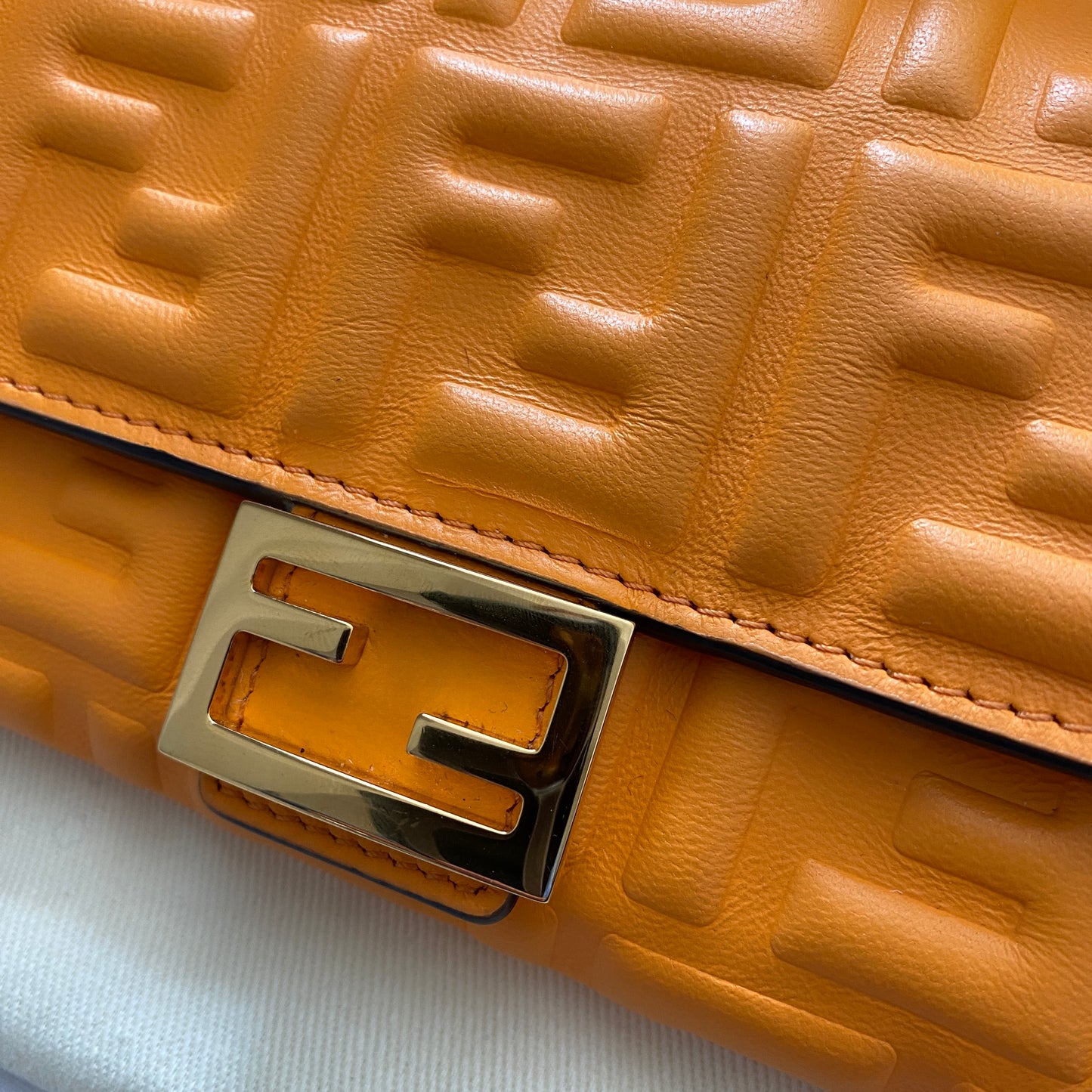 Fendi wallet on chain baguette