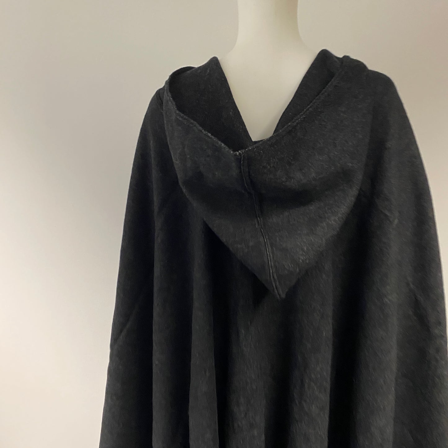 New with tags  Weekend Max Mara wool poncho