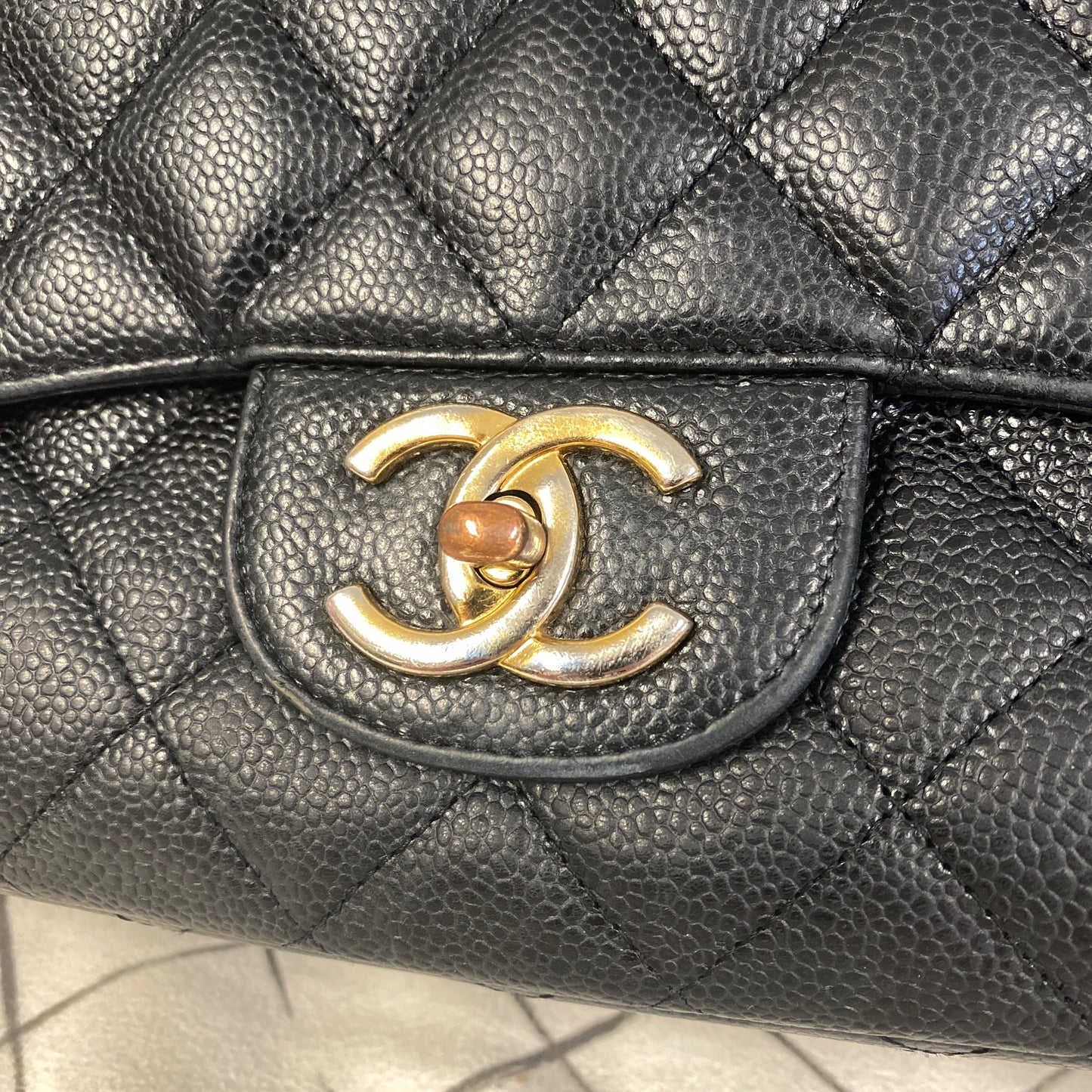 chanel black leather maxi jumbo double flap bag