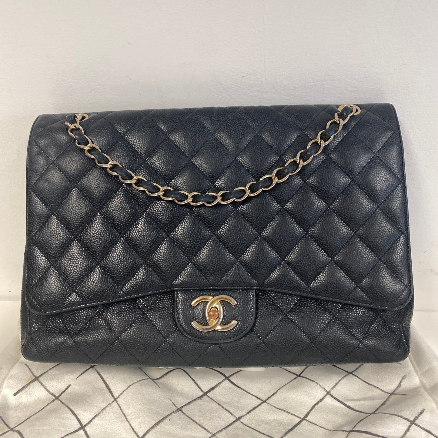chanel black leather maxi jumbo double flap bag