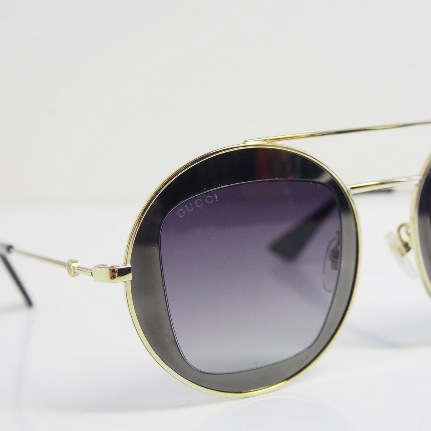 GUCCI THIN FRAME SUNGLASSES WITH CASE